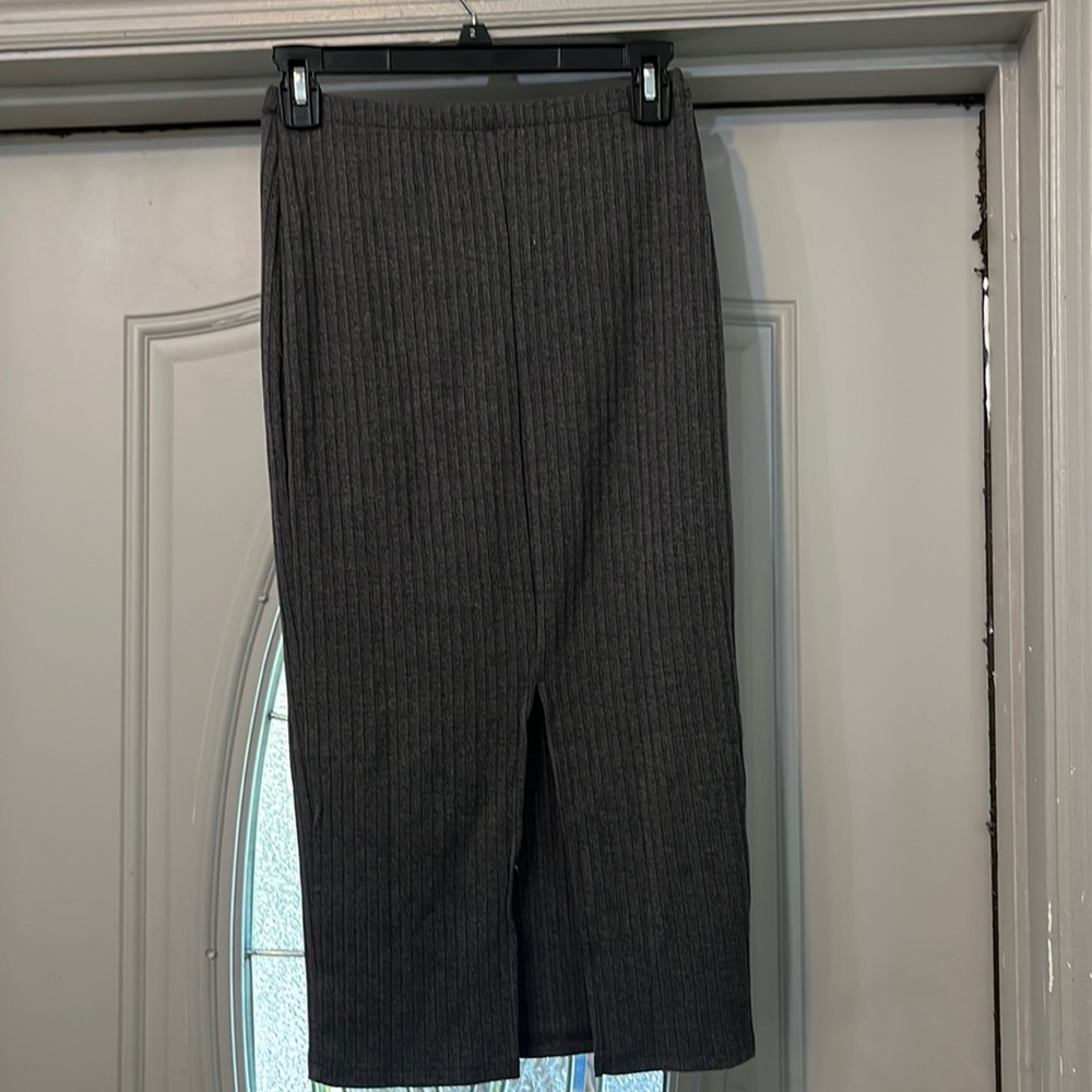Grey below the knee skirt size S